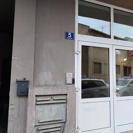 City Passage Apartments- Apartament