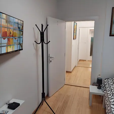 City Passage Apartments- Apartament